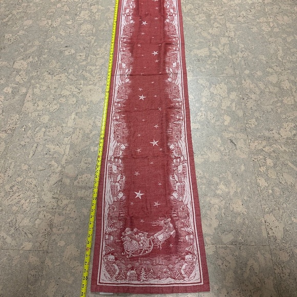 Williams Sonoma 'Twas the Night Before Christmas Table Runner 86" - Picture 2 of 5